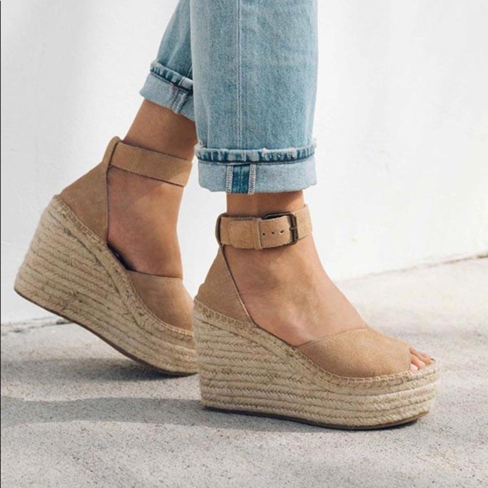 Soludos Positano Wedge in Desert Size 7